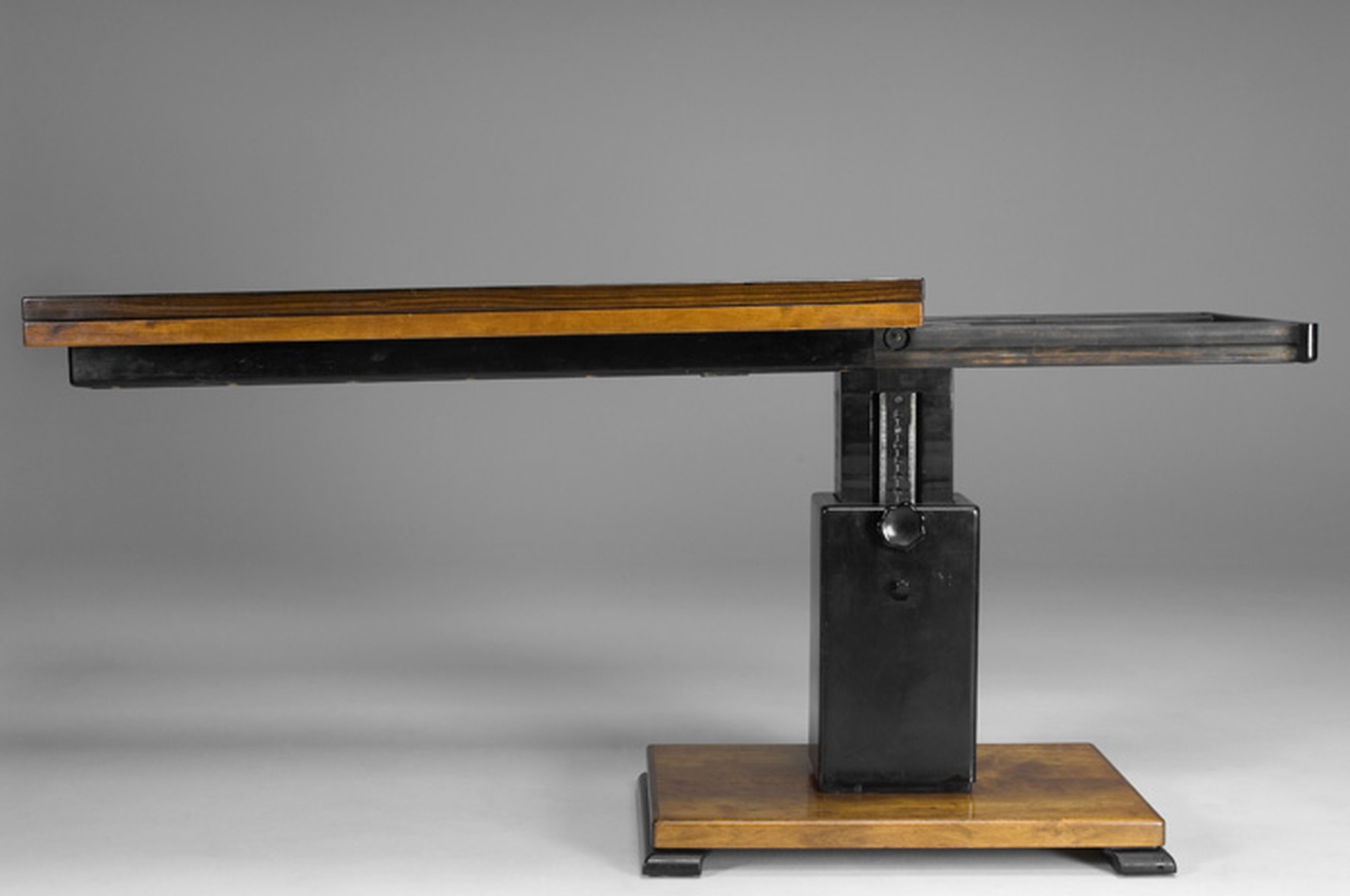The 'Ideal' table image 3