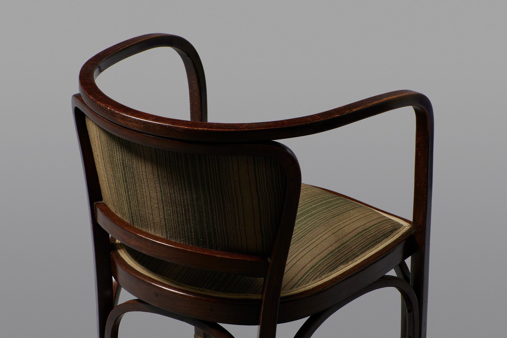 Pair of Armchairs, Model no. 715/F image 4