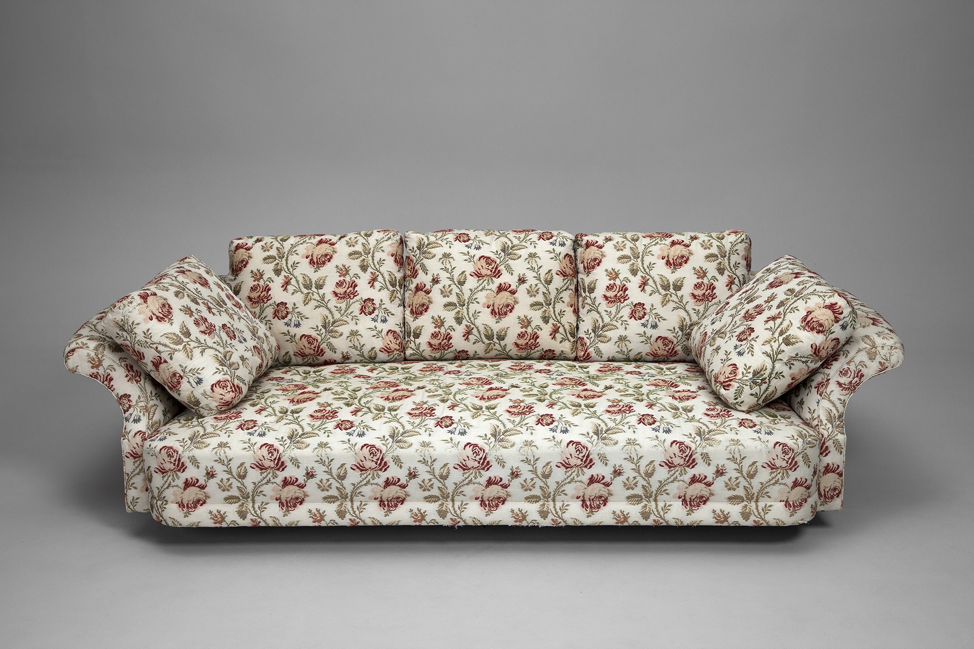 "Liljevalchs" Sofa