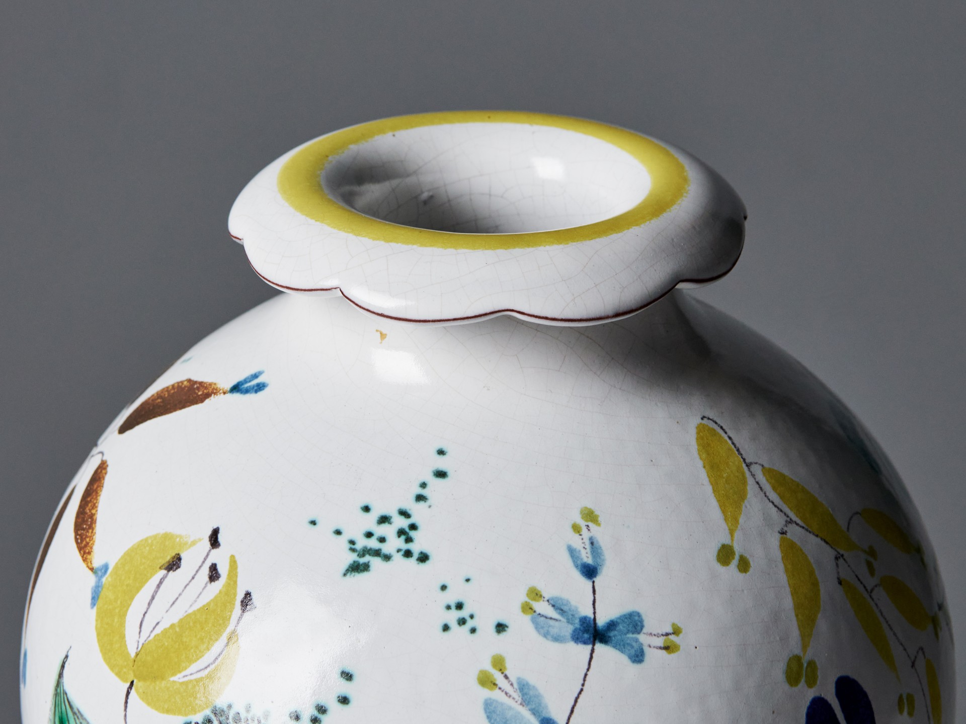 Vase image 4