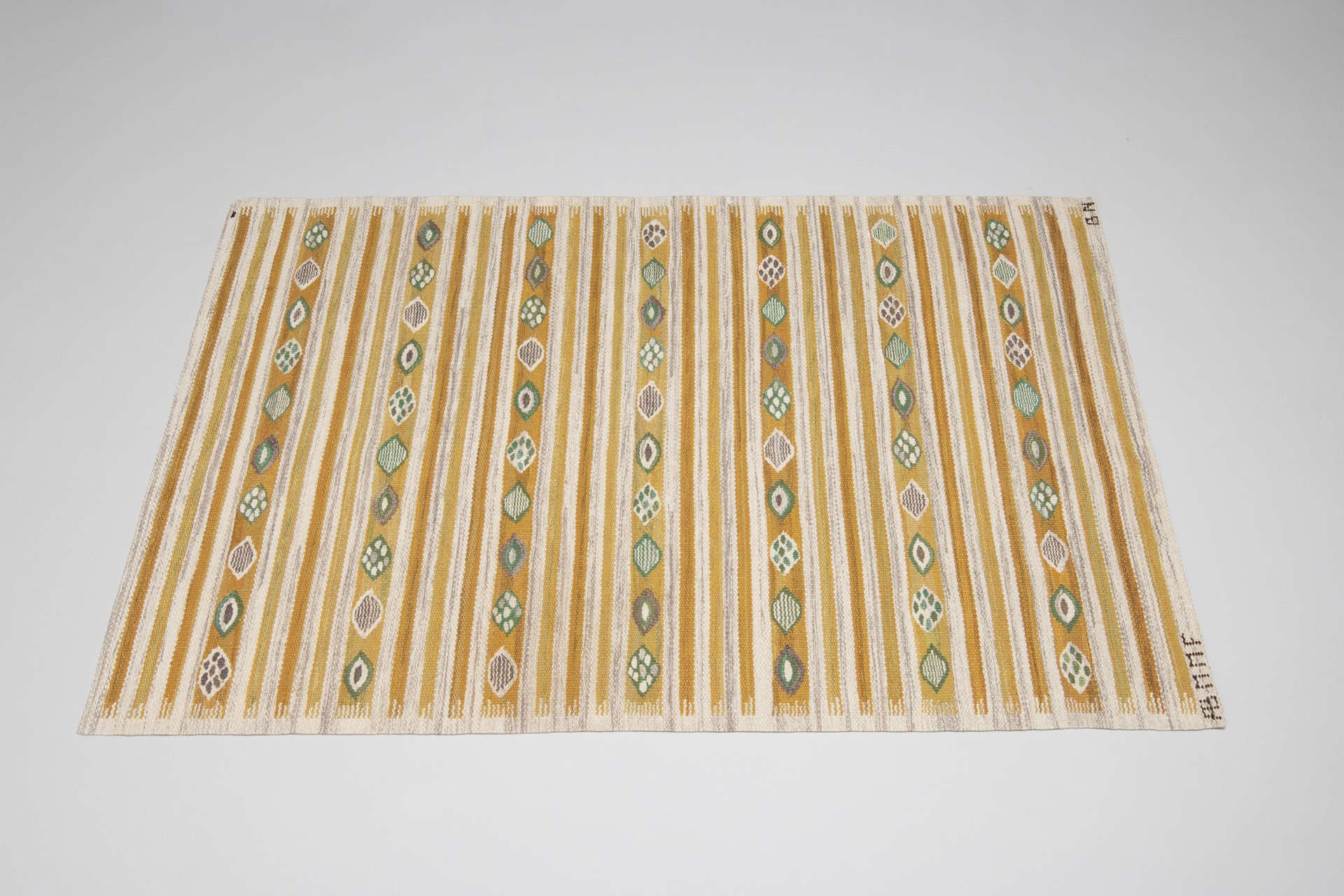 "Cloudberry" Carpet