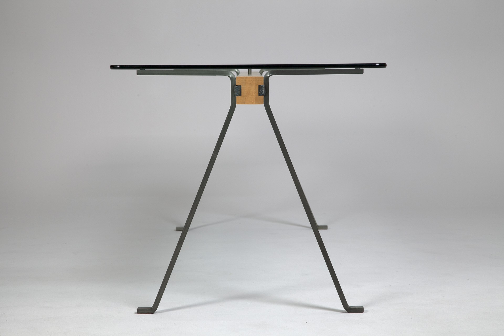 'Brother' table image 3