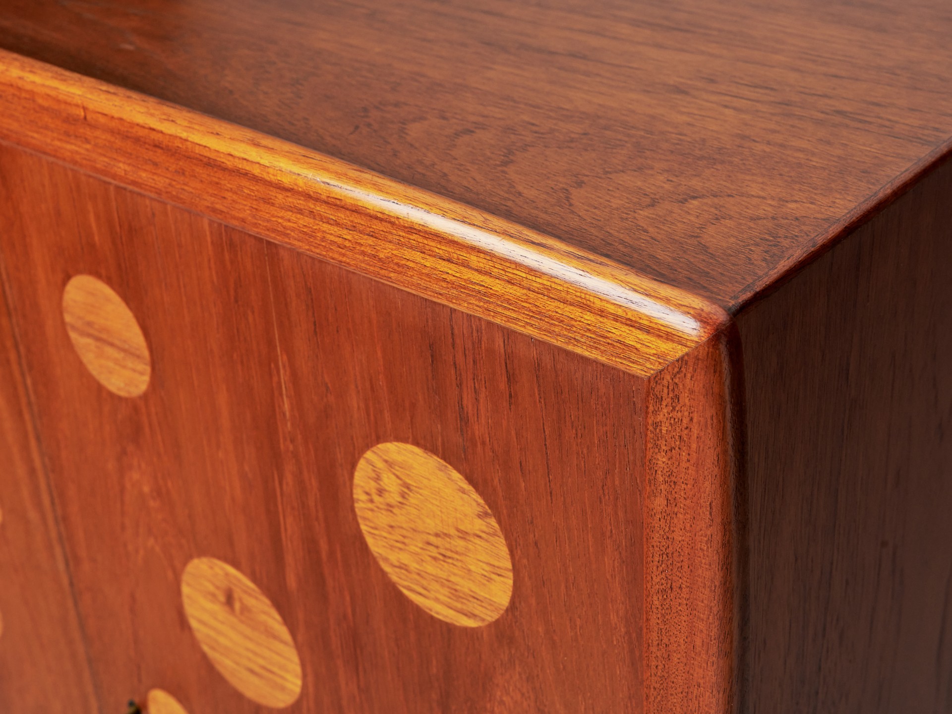 Bar Cabinet image 12