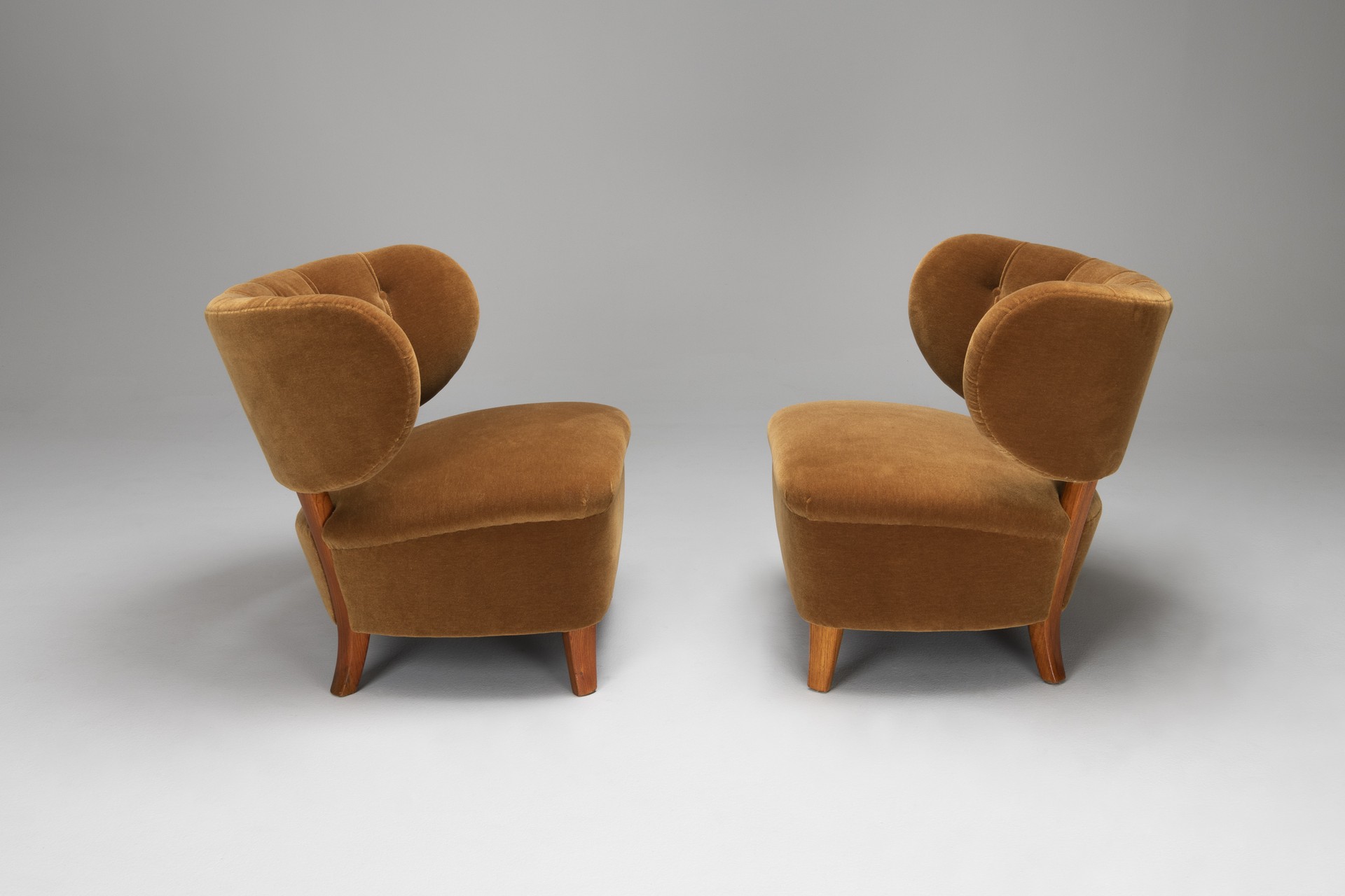 Pair of Lounge Chairs image 4