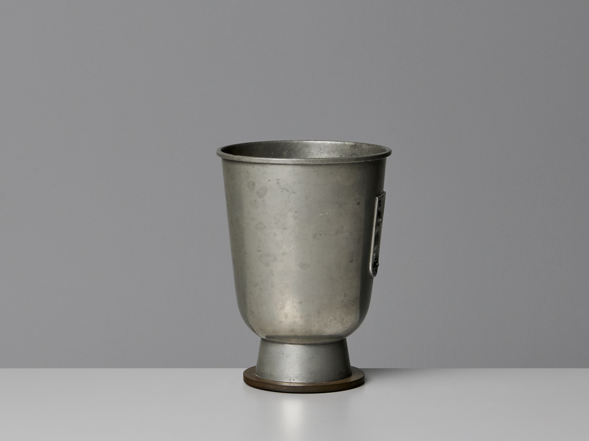 Vase image 4