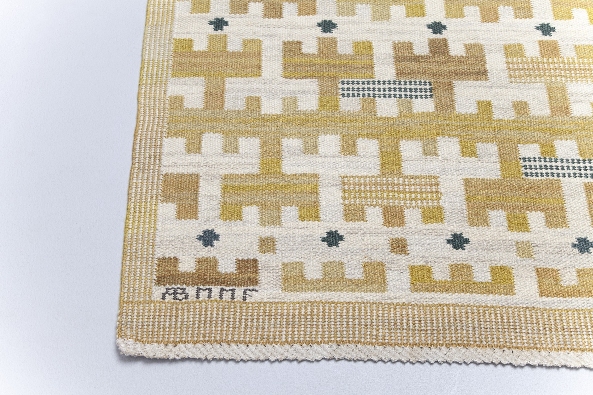 'Gulbroka' Carpet image 3