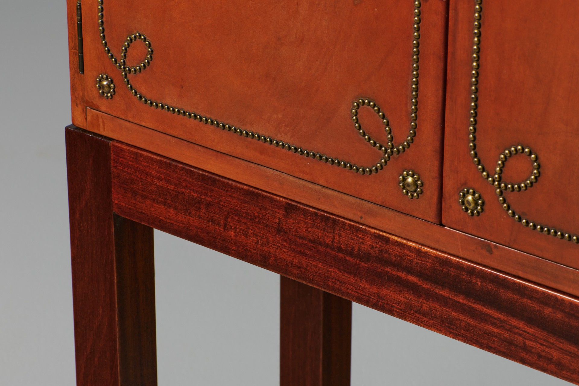 Cabinet image 9