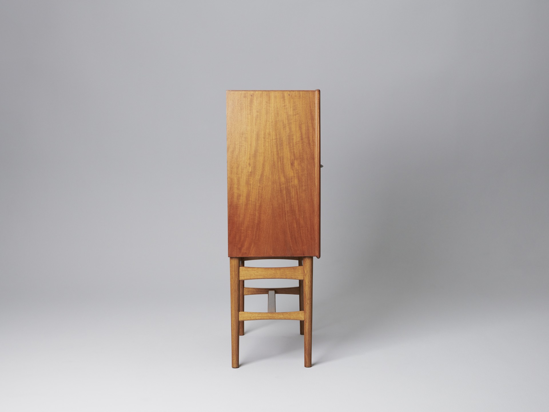 Bar Cabinet image 4