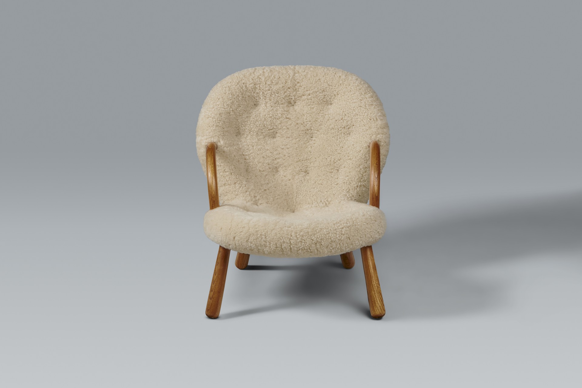 'Clam' Armchair image 2