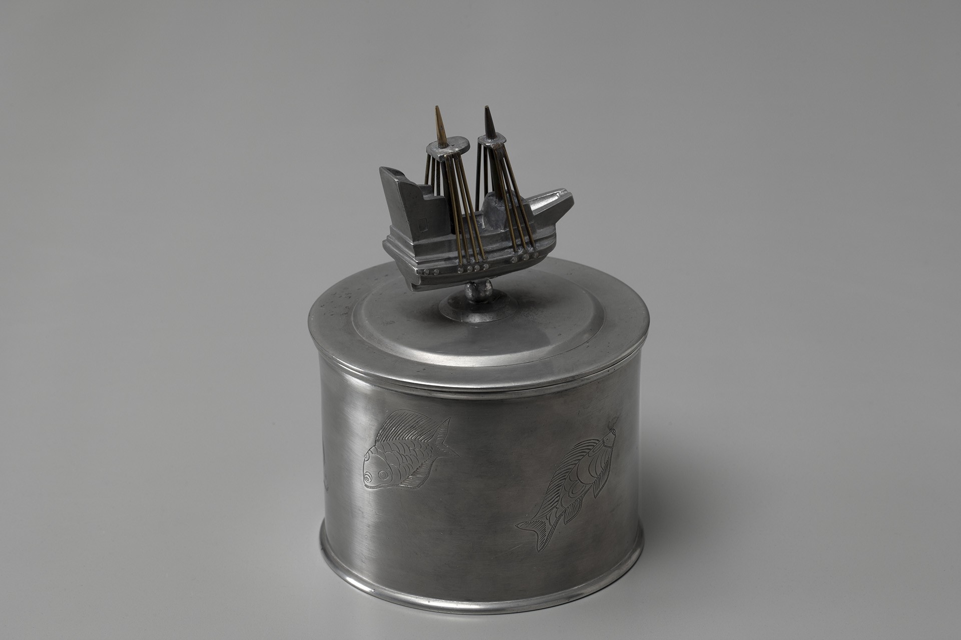 Pewter Jar With Lid image 4