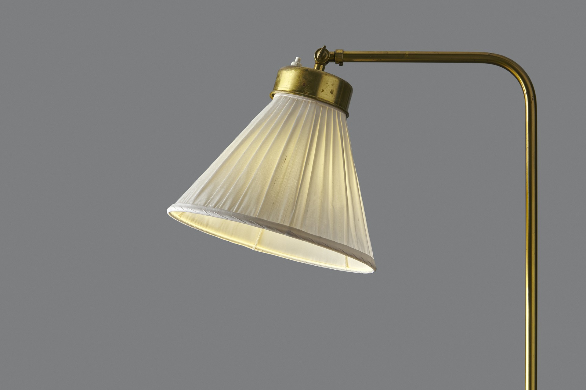 Adjustable Floor Lamp Model 1842 image 4