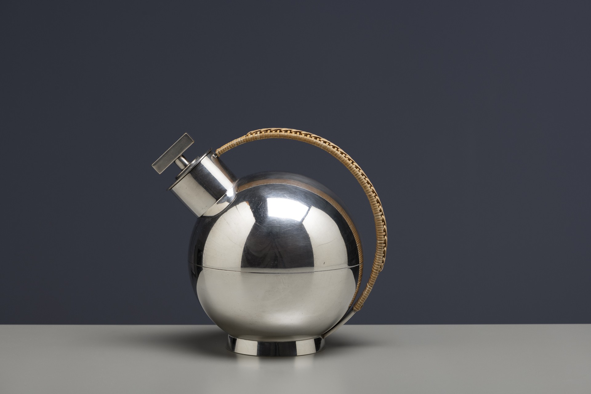 Cocktail shaker