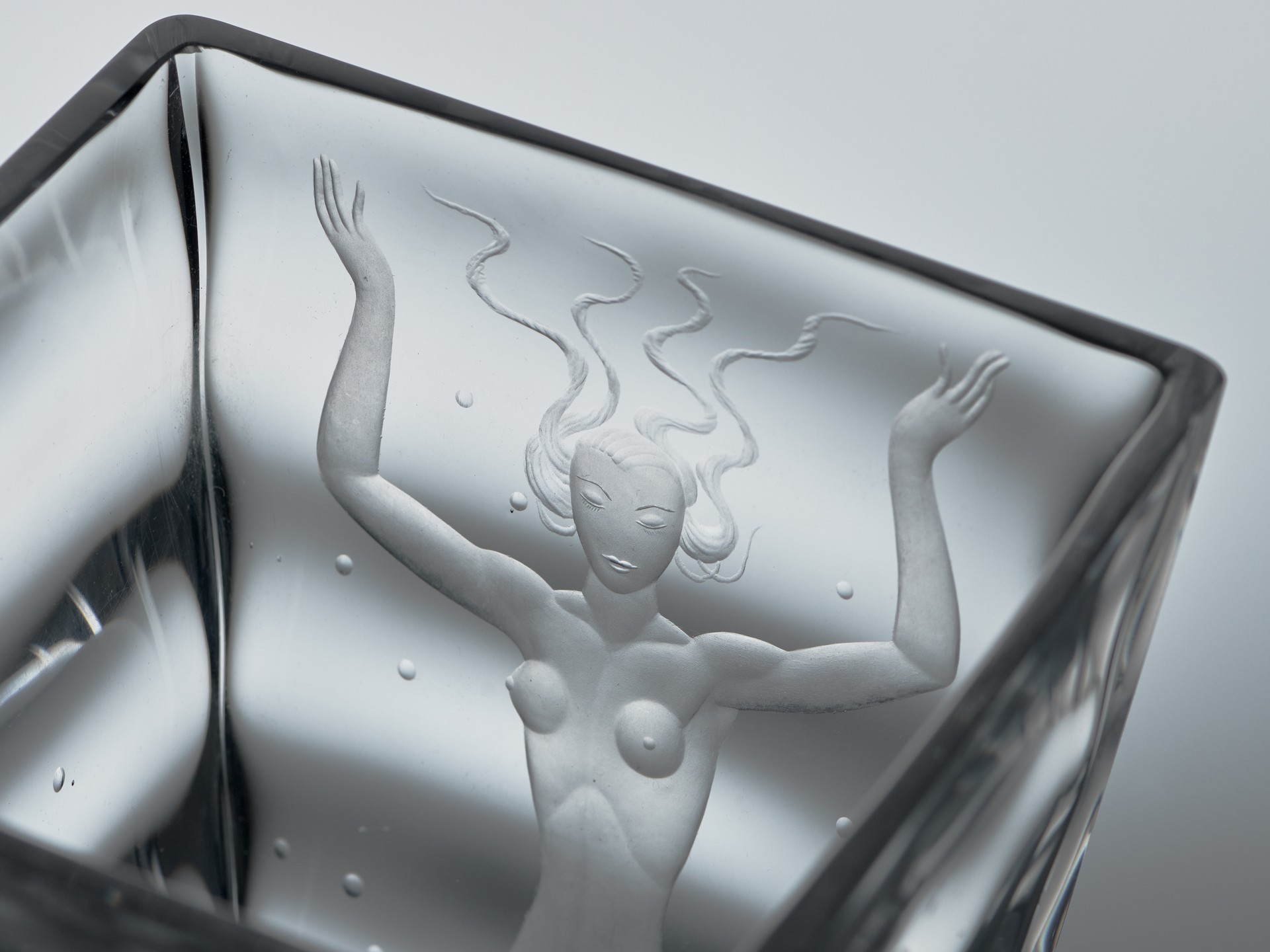 'Venus' Vase image 5