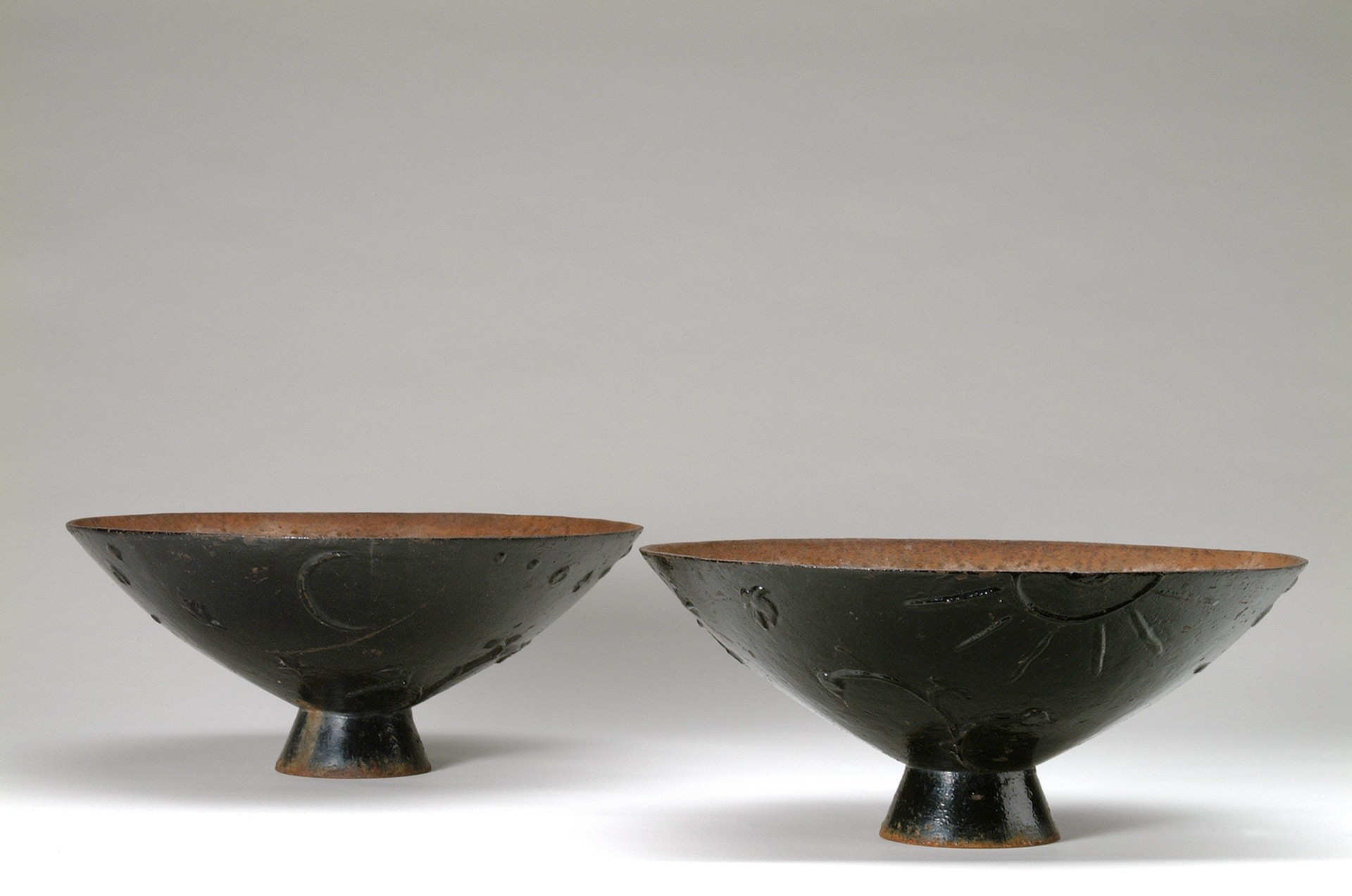 Pair of Urns "Micro Kosmos"