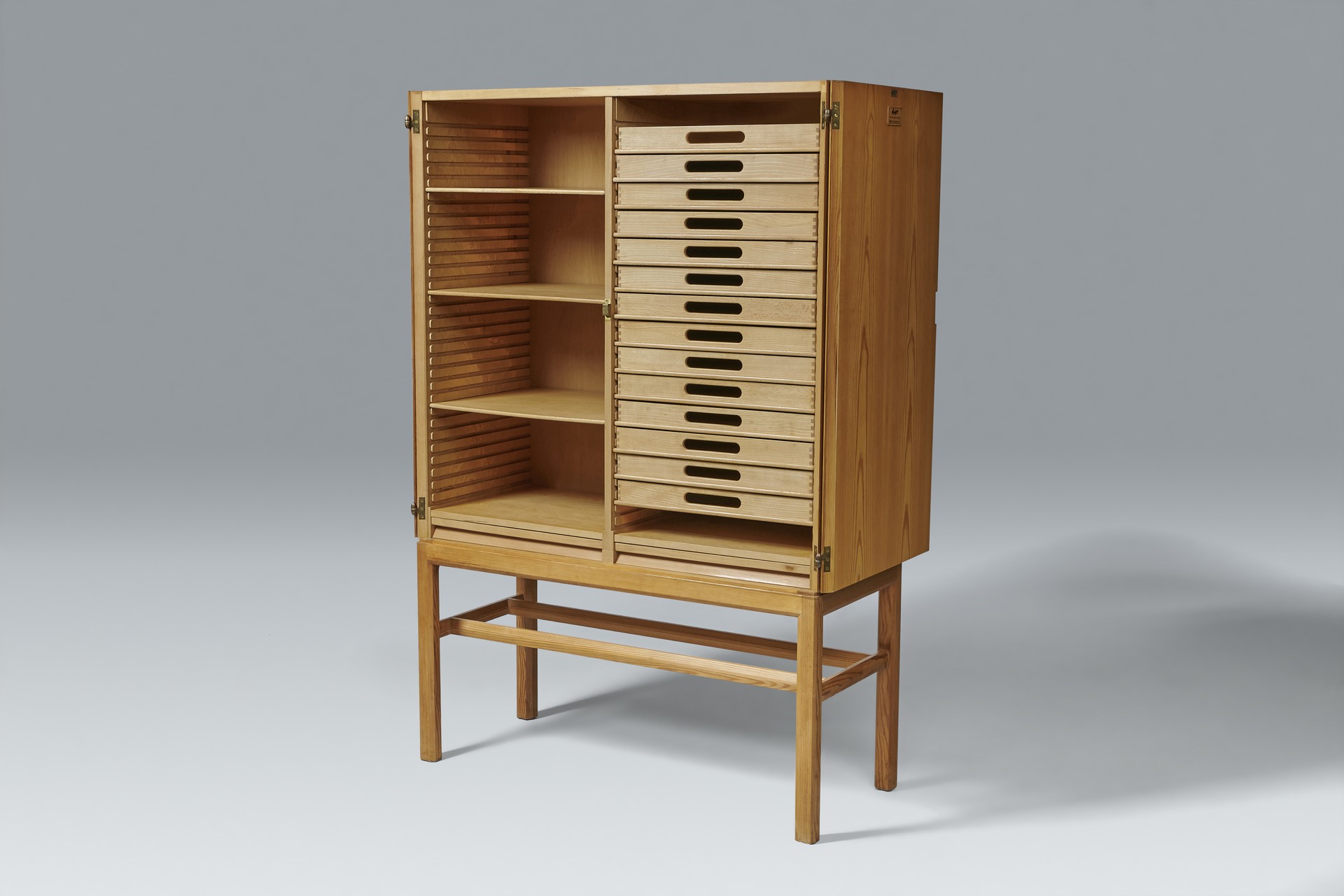 Cabinet image 5