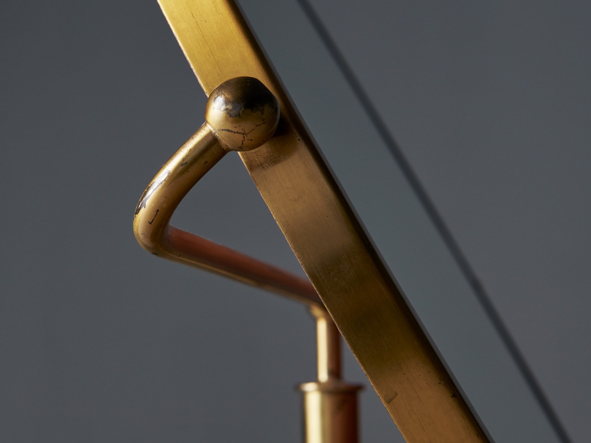 Adjustable Table Mirror image 5