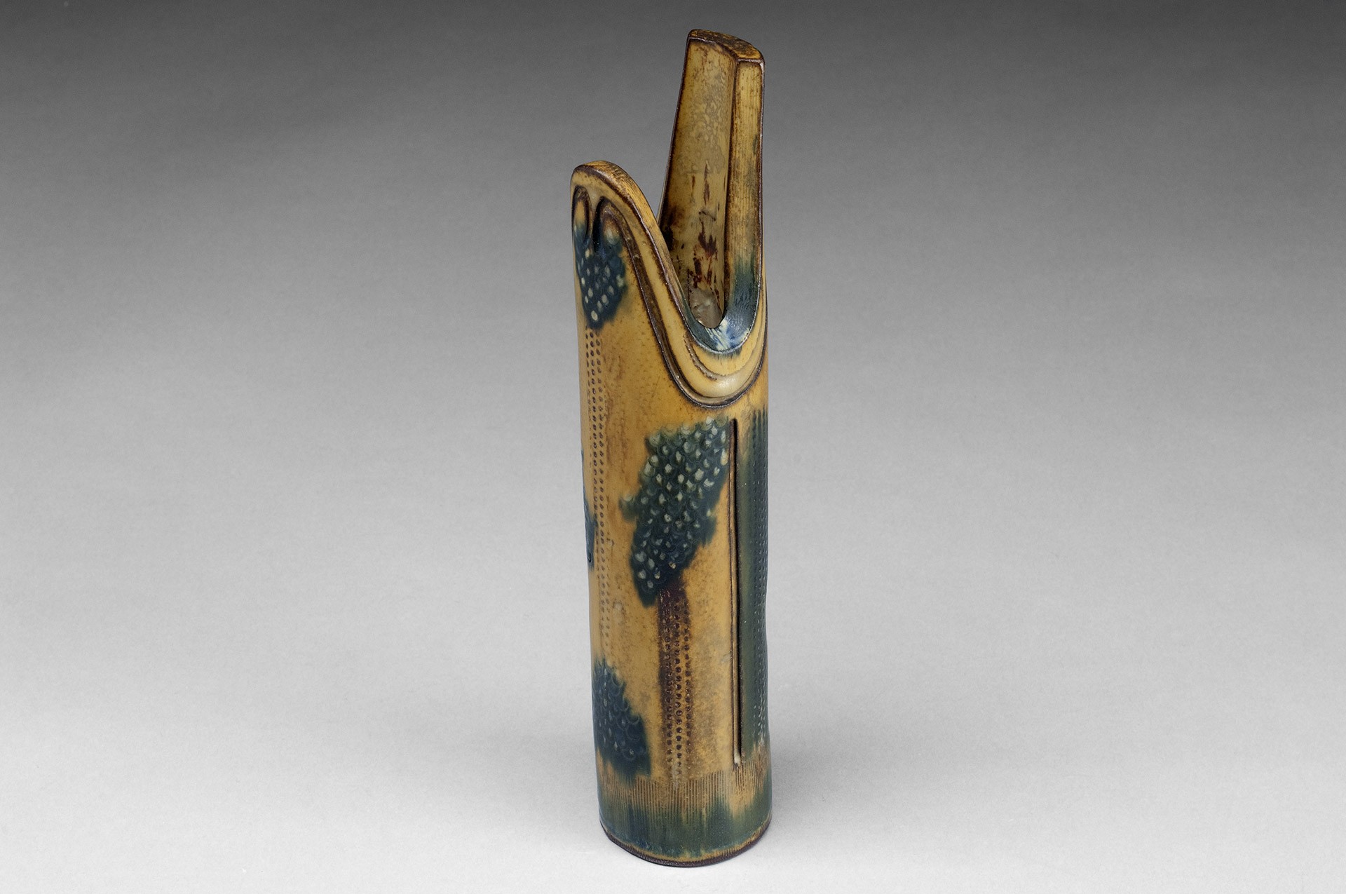Farsta "Dragon Fish"  Vase image 2