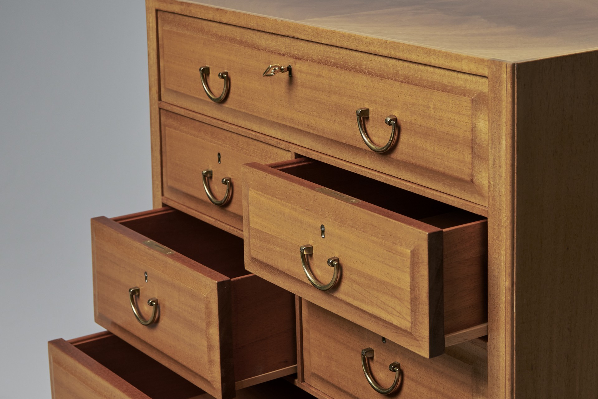 Chest of Drawers image 3
