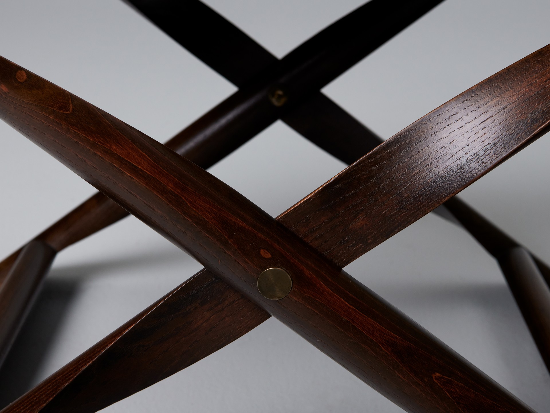'Propeller' Stool with Table image 9