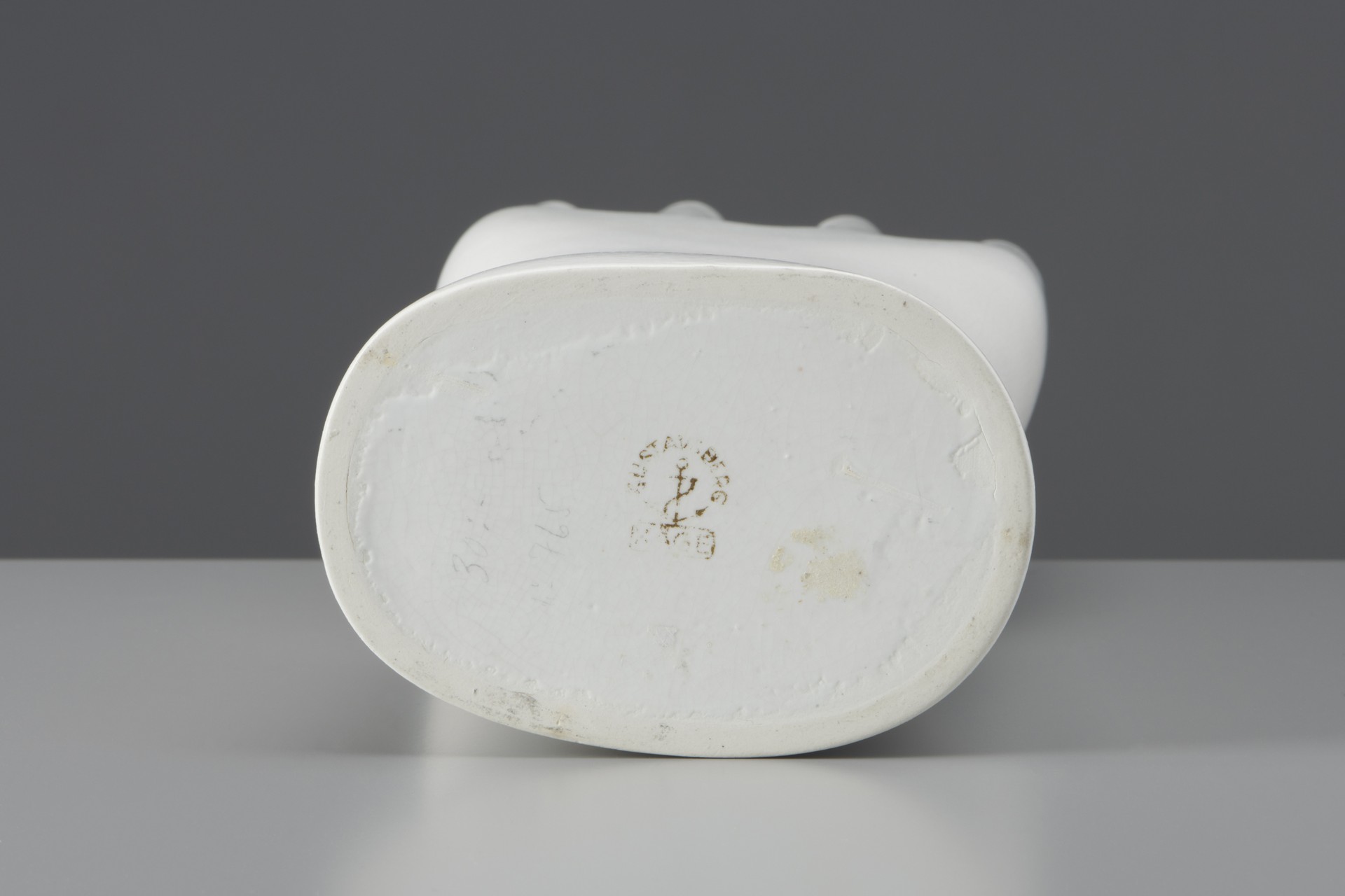 Vase image 8