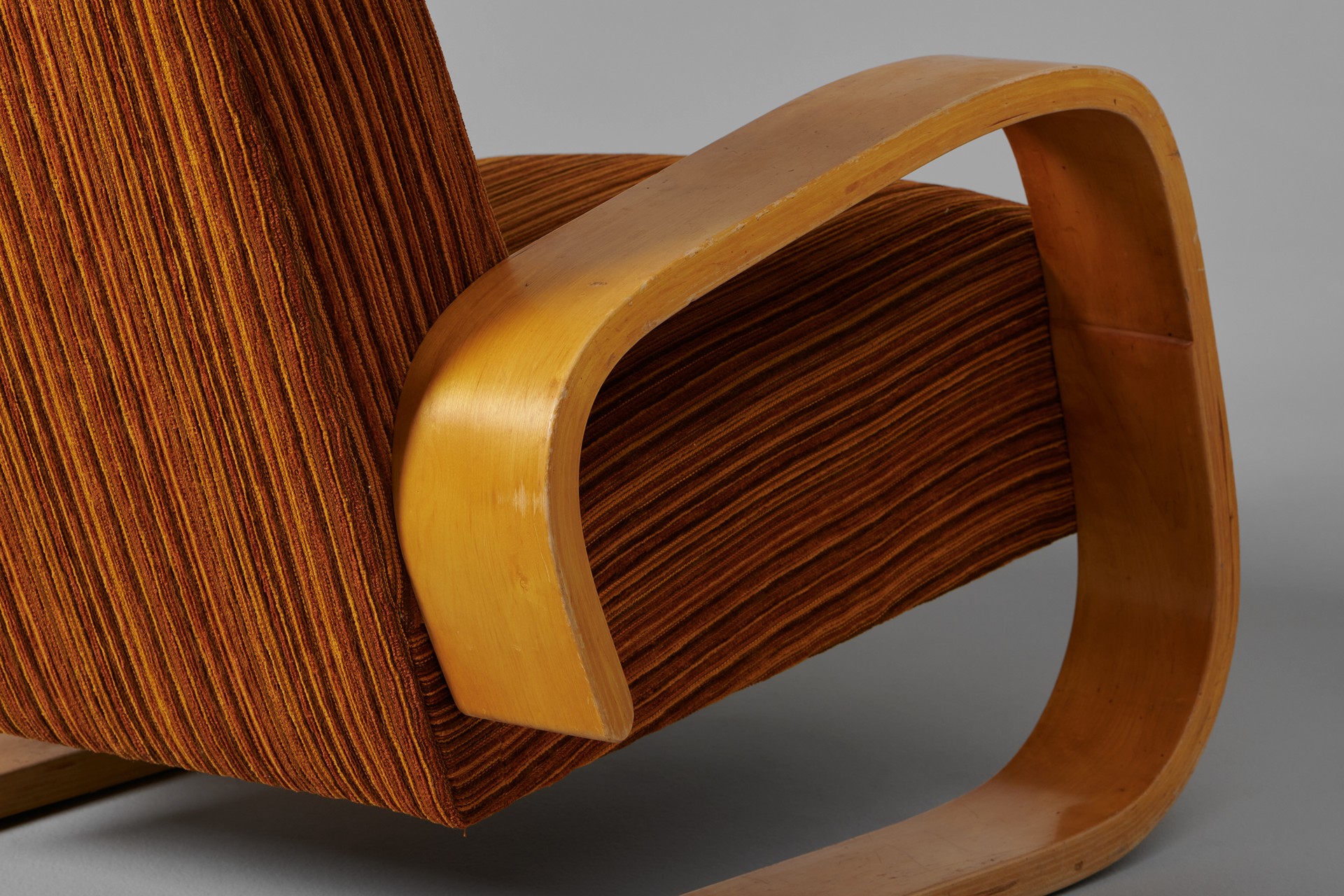 "Tank" Chair Model 400 image 5