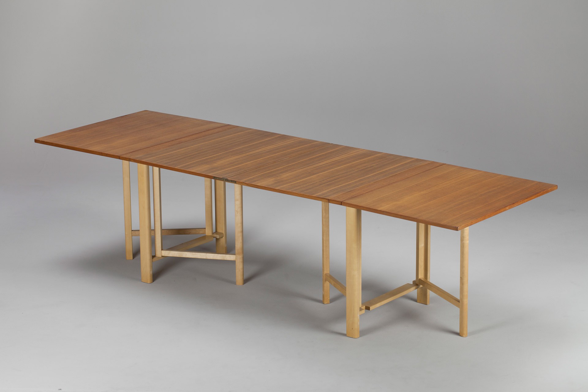Maria Flap Table