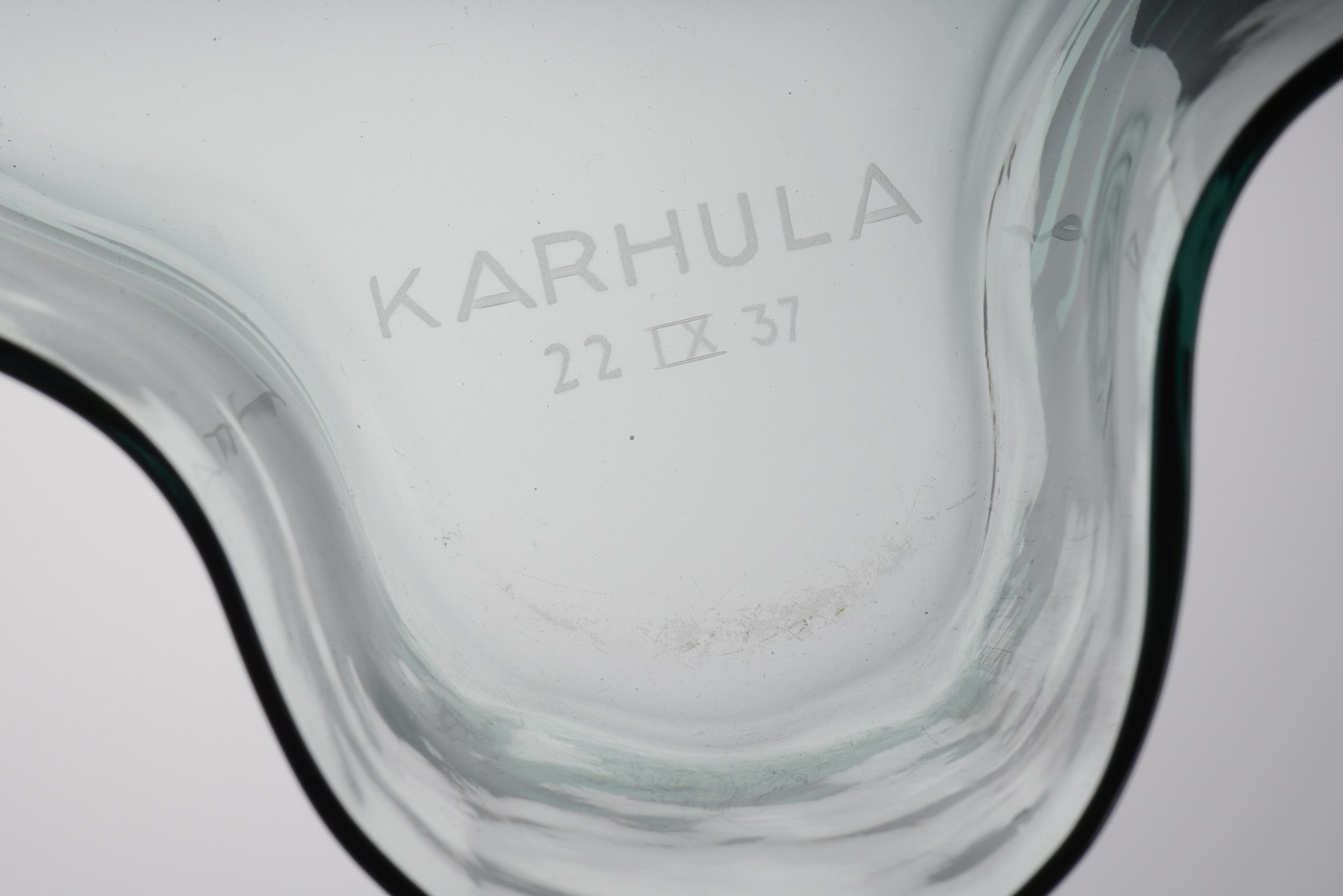 Early and Rare 'Savoy' Vase, Model no. 9750 image 7