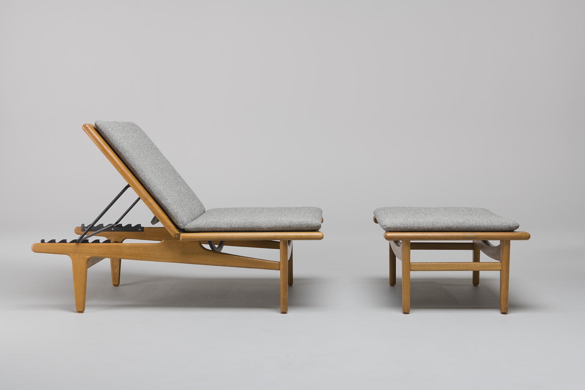 Adjustable Chaise Longue / Daybed and Ottoman, Model no. 'GE 1' image 3