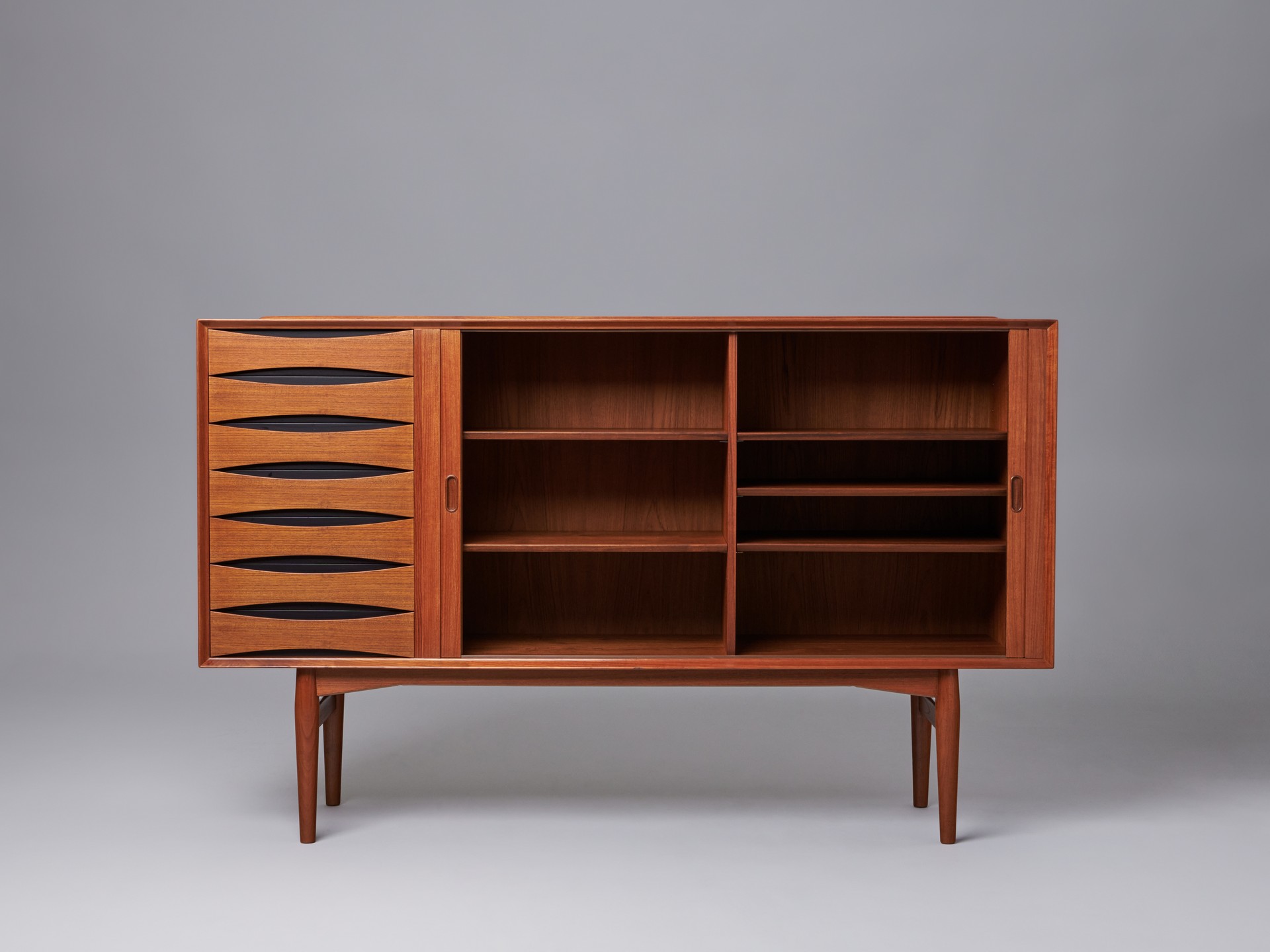 Sideboard image 4