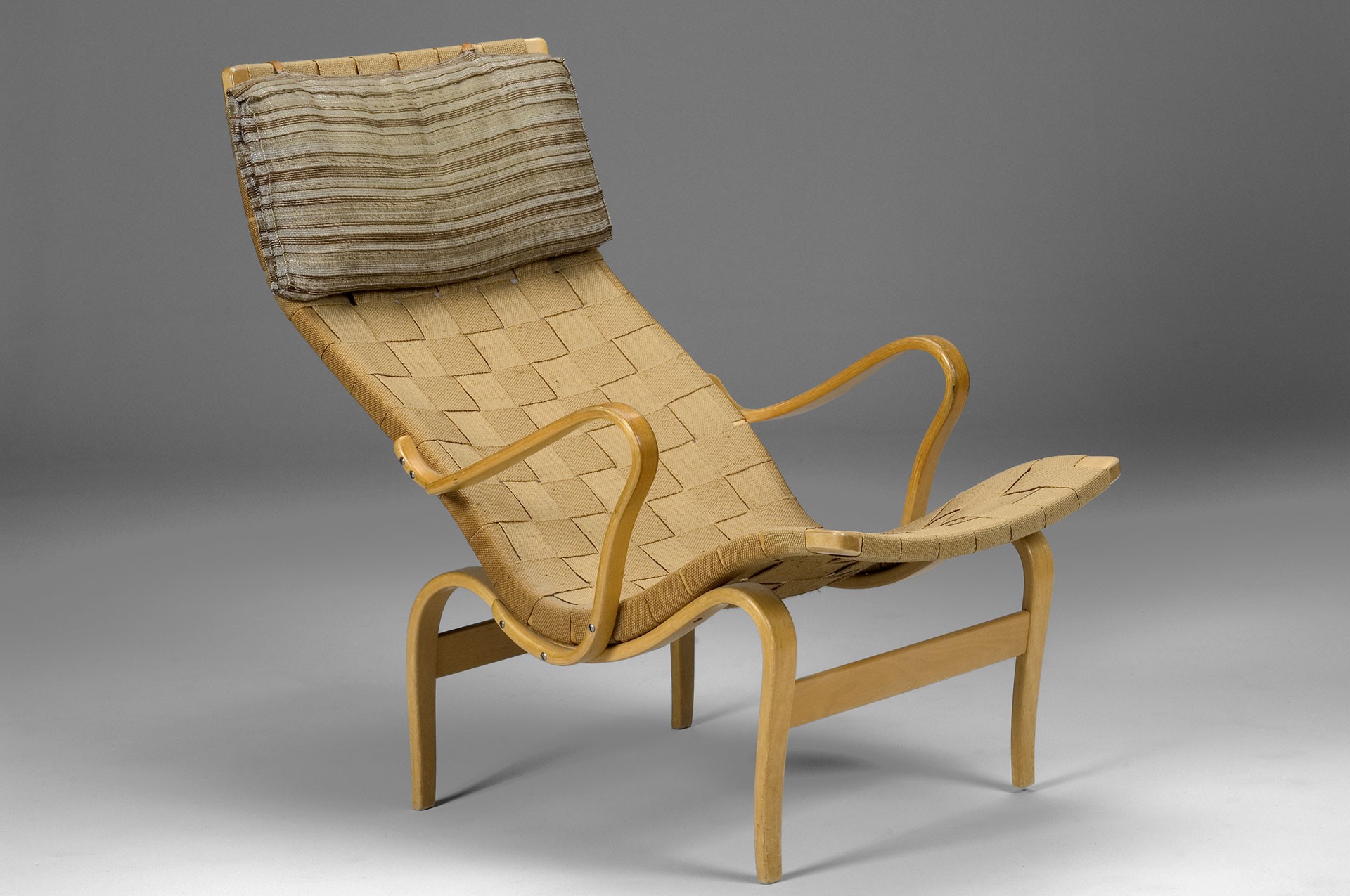 Pernilla Loungechair & Footstool image 2