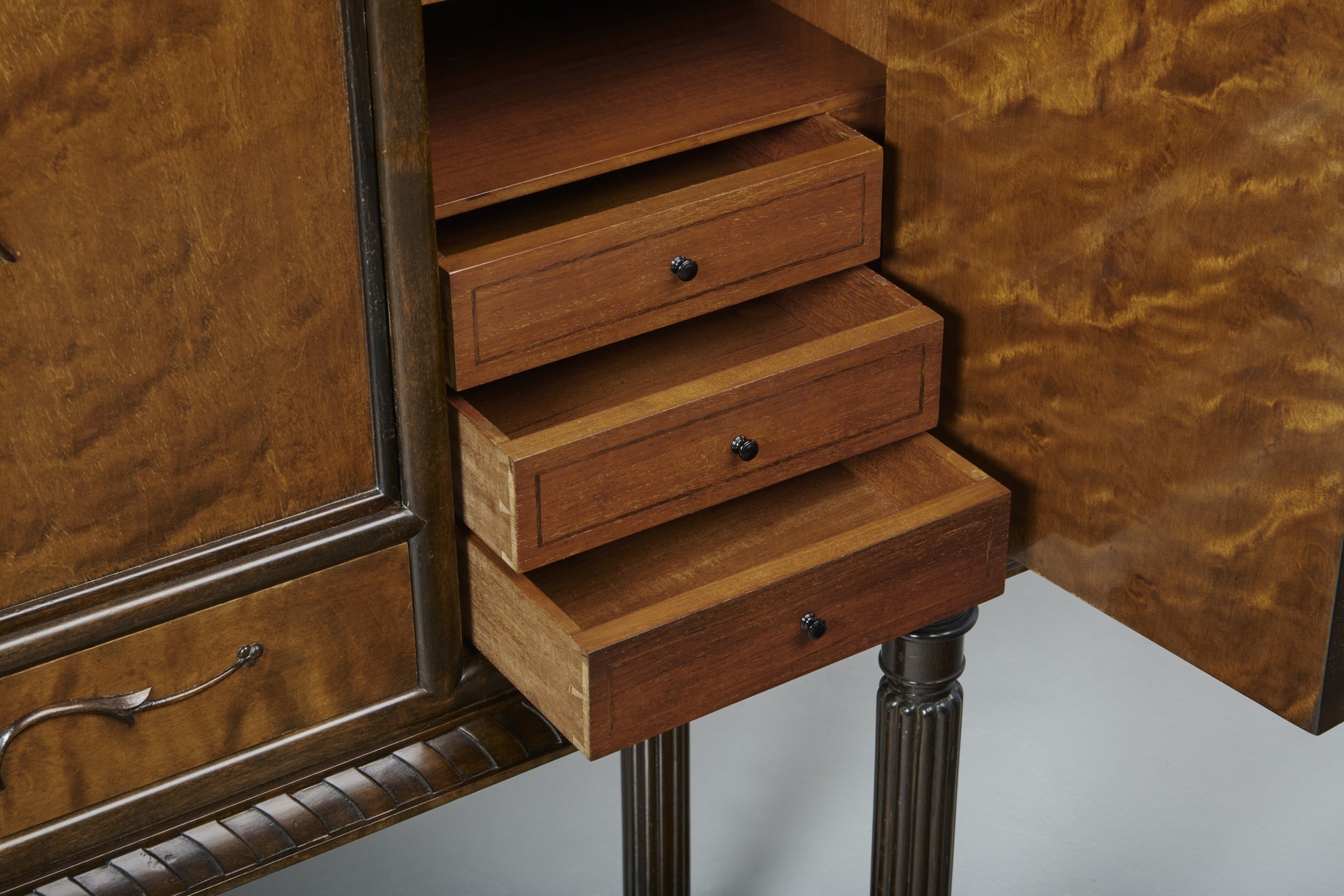 Cabinet image 7