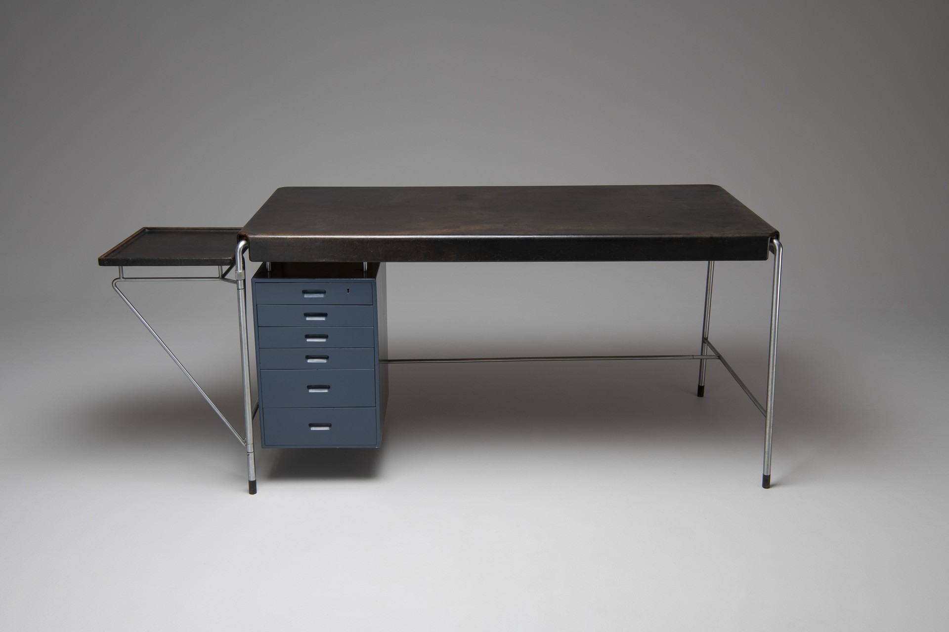 'American Foundation' Desk image 6
