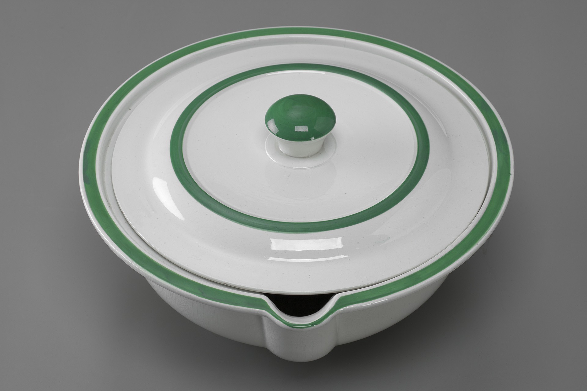 Large "Weekend" Tureen image 3