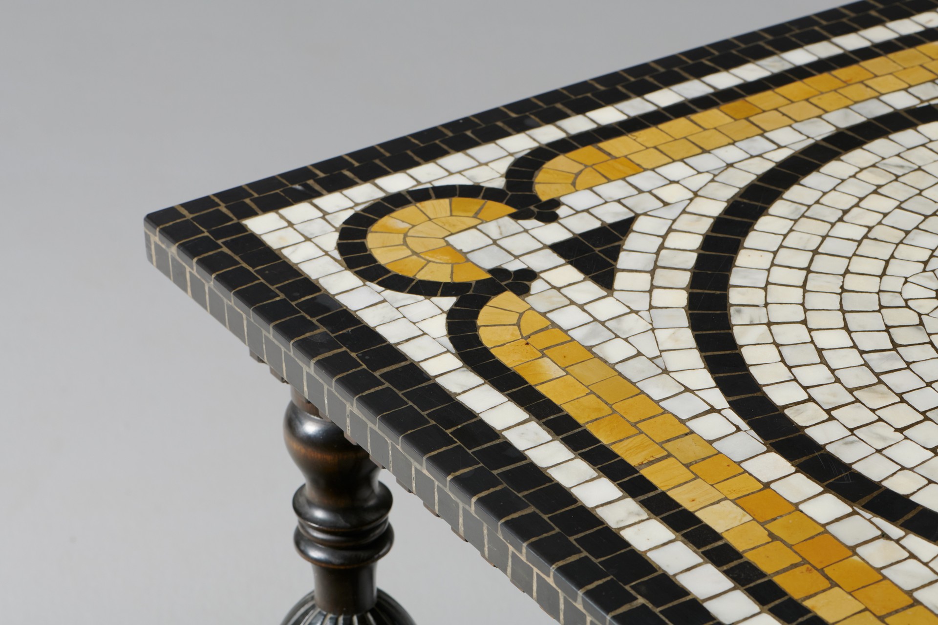 Mosaic Table image 5