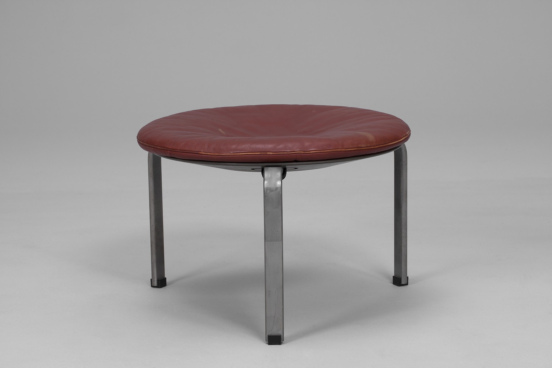 Stool "Pk 33" image 2