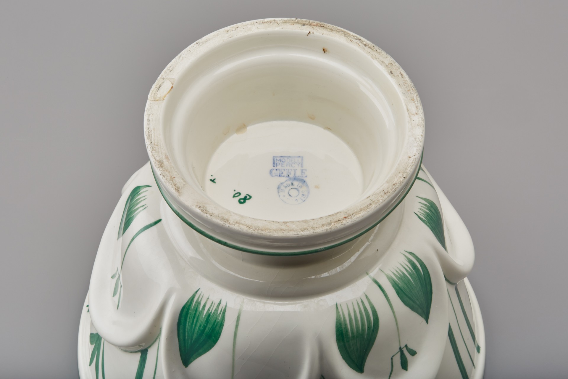 Pair of Flower Pots image 4