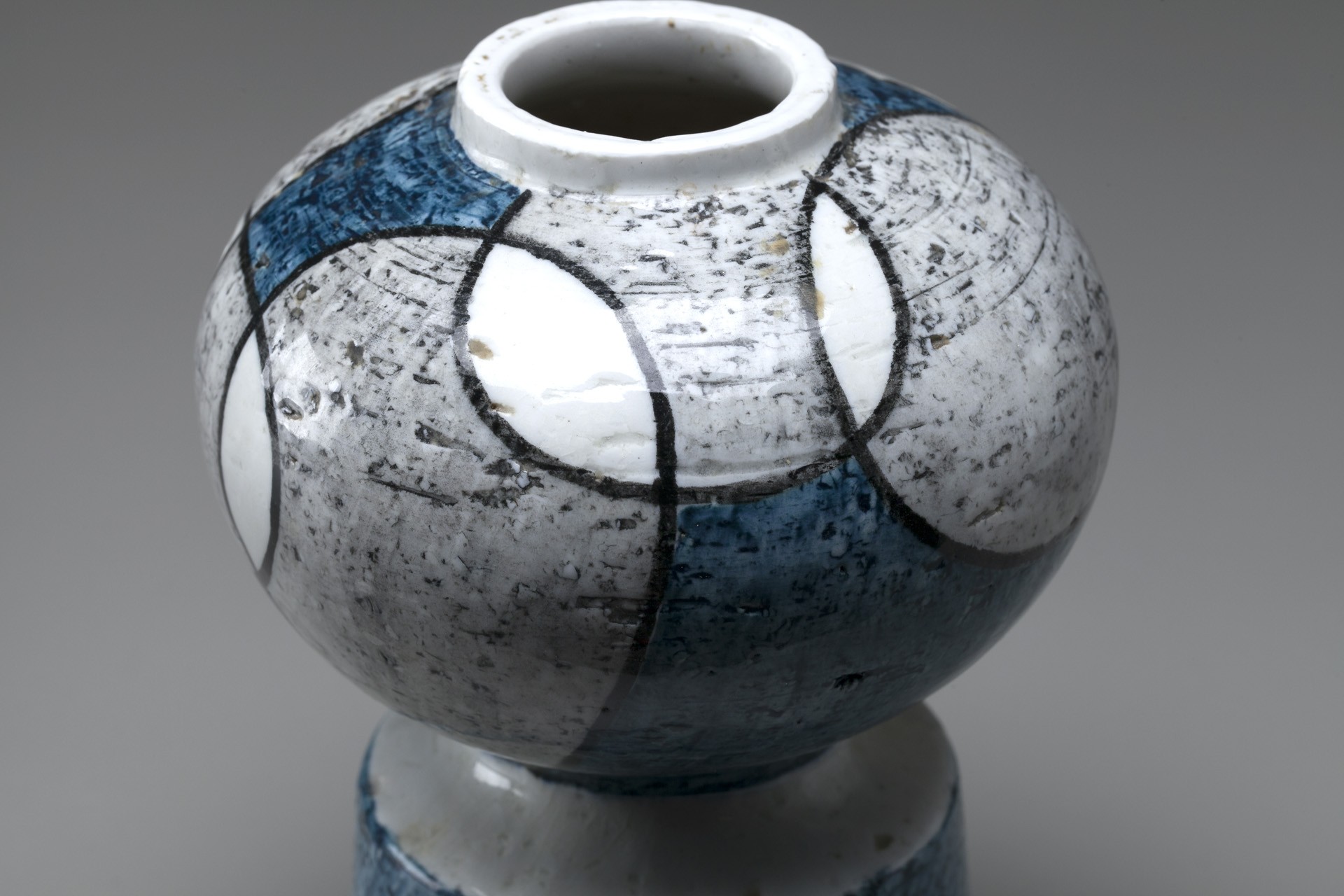 Vase image 3