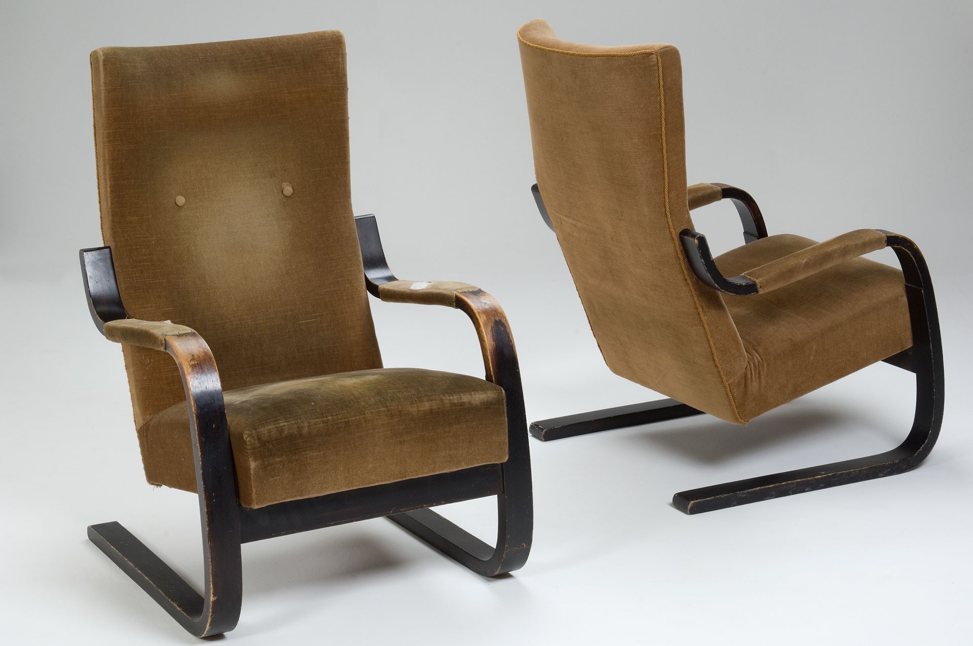 Pair of Alvar Aalto Armchairs No. 401