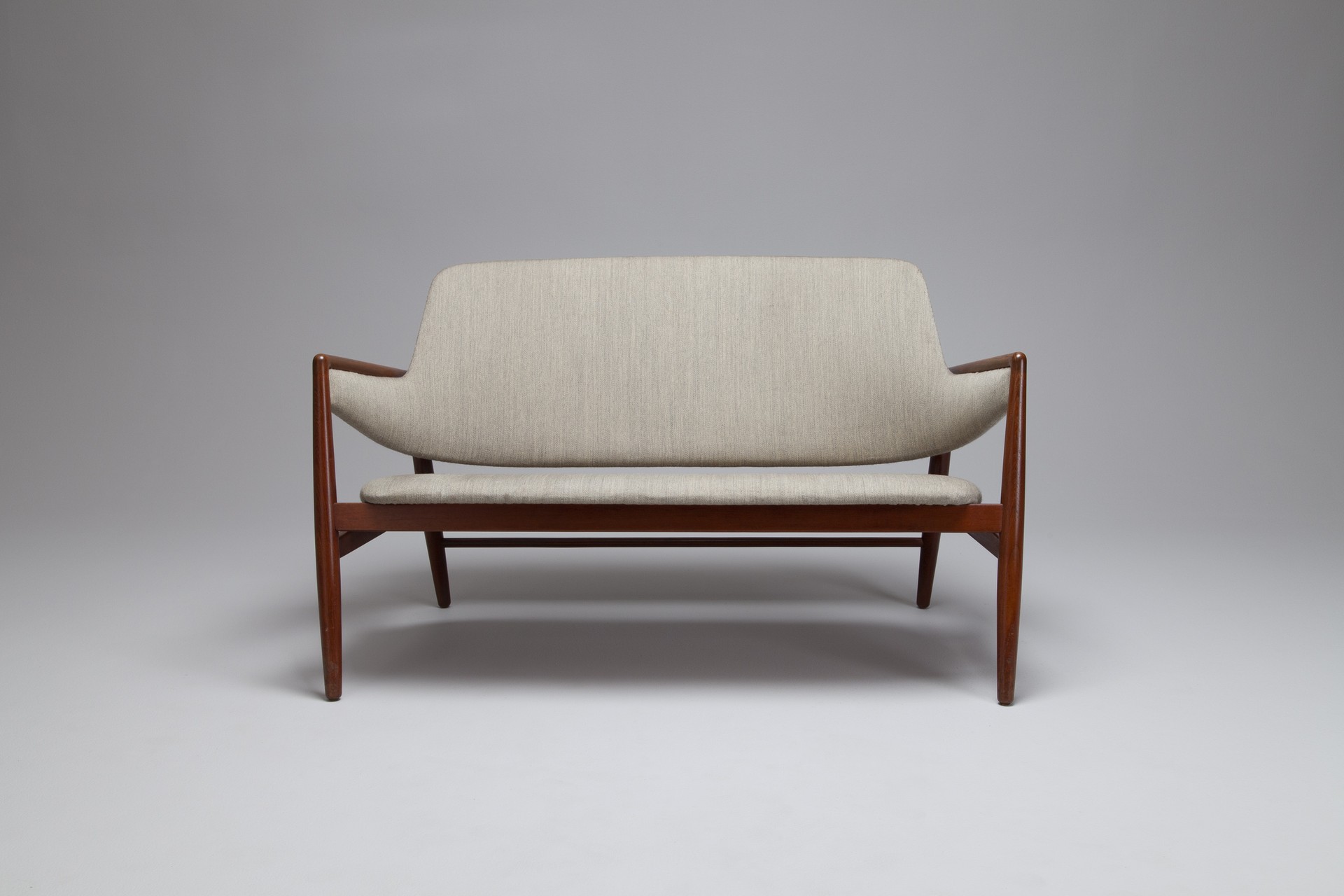 Sofa image 2