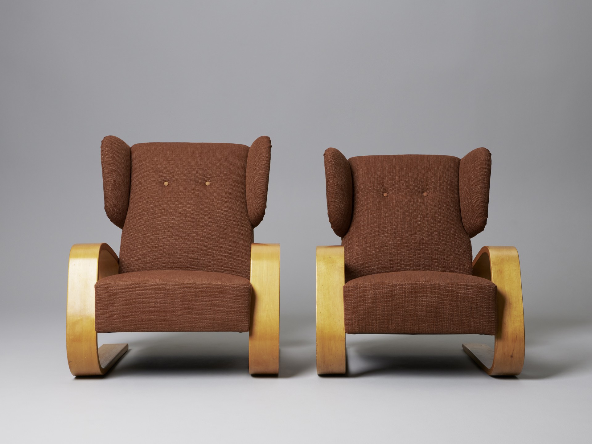Highback 'Tank' chair image 7