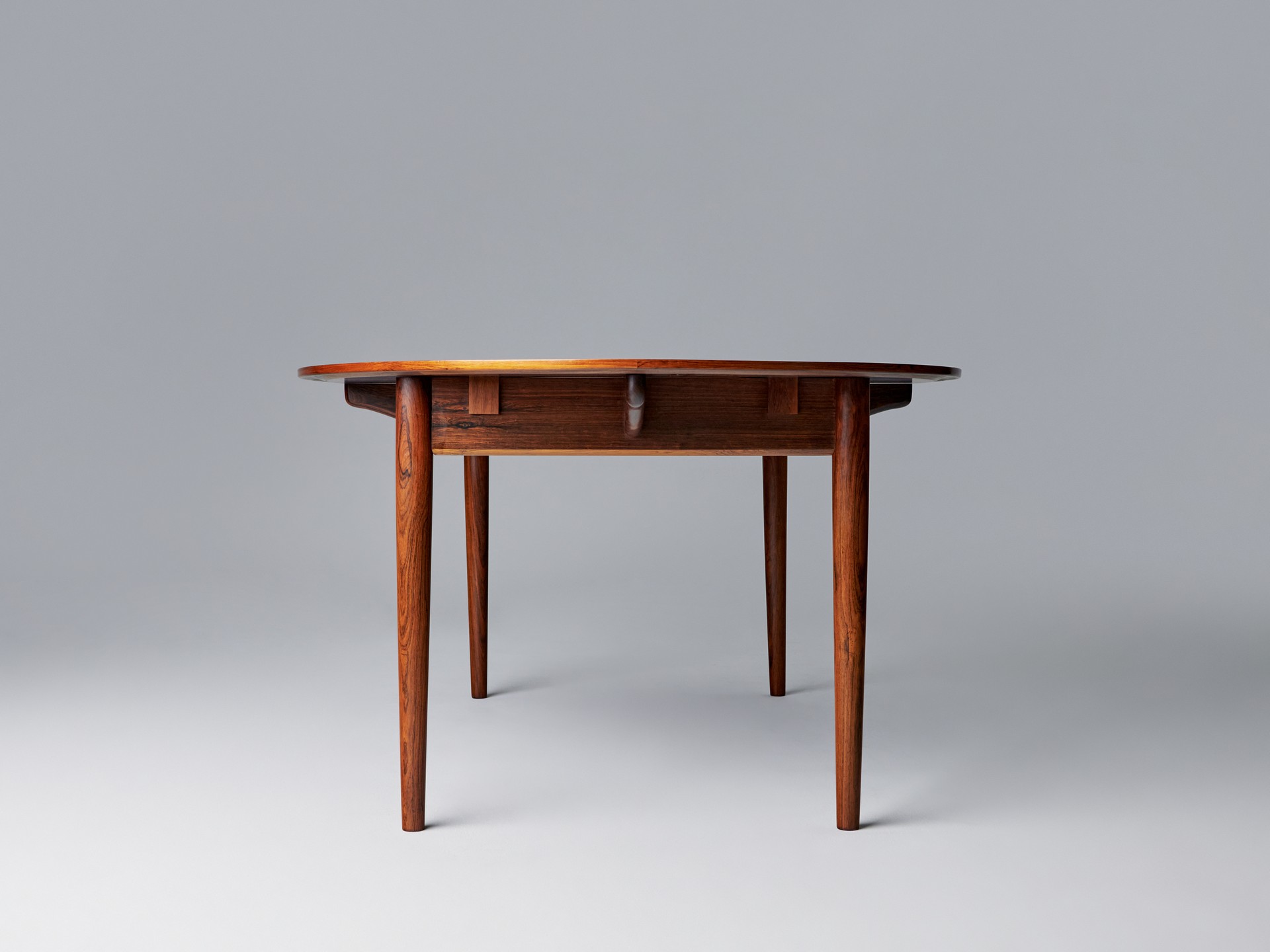 'Judas' Dining table image 4