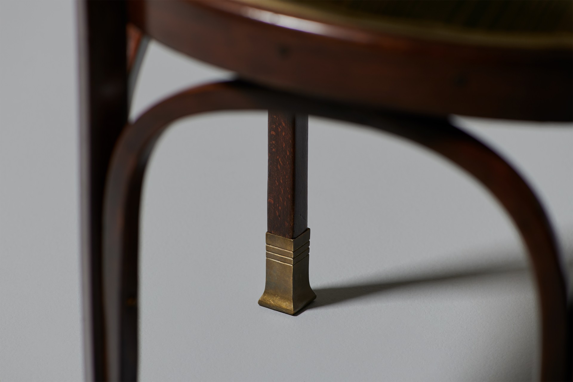 Pair of Armchairs, Model no. 715/F image 5