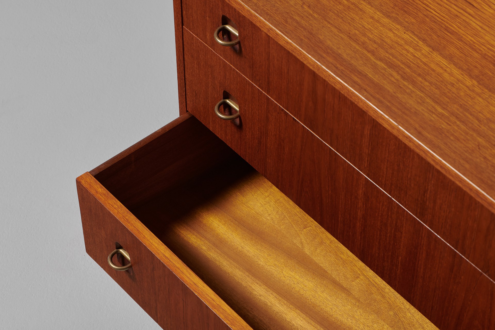 Chest of Drawers image 3