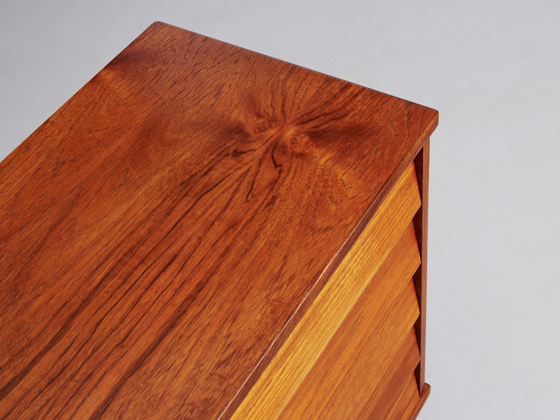 Pair of Bedside Tables image 6