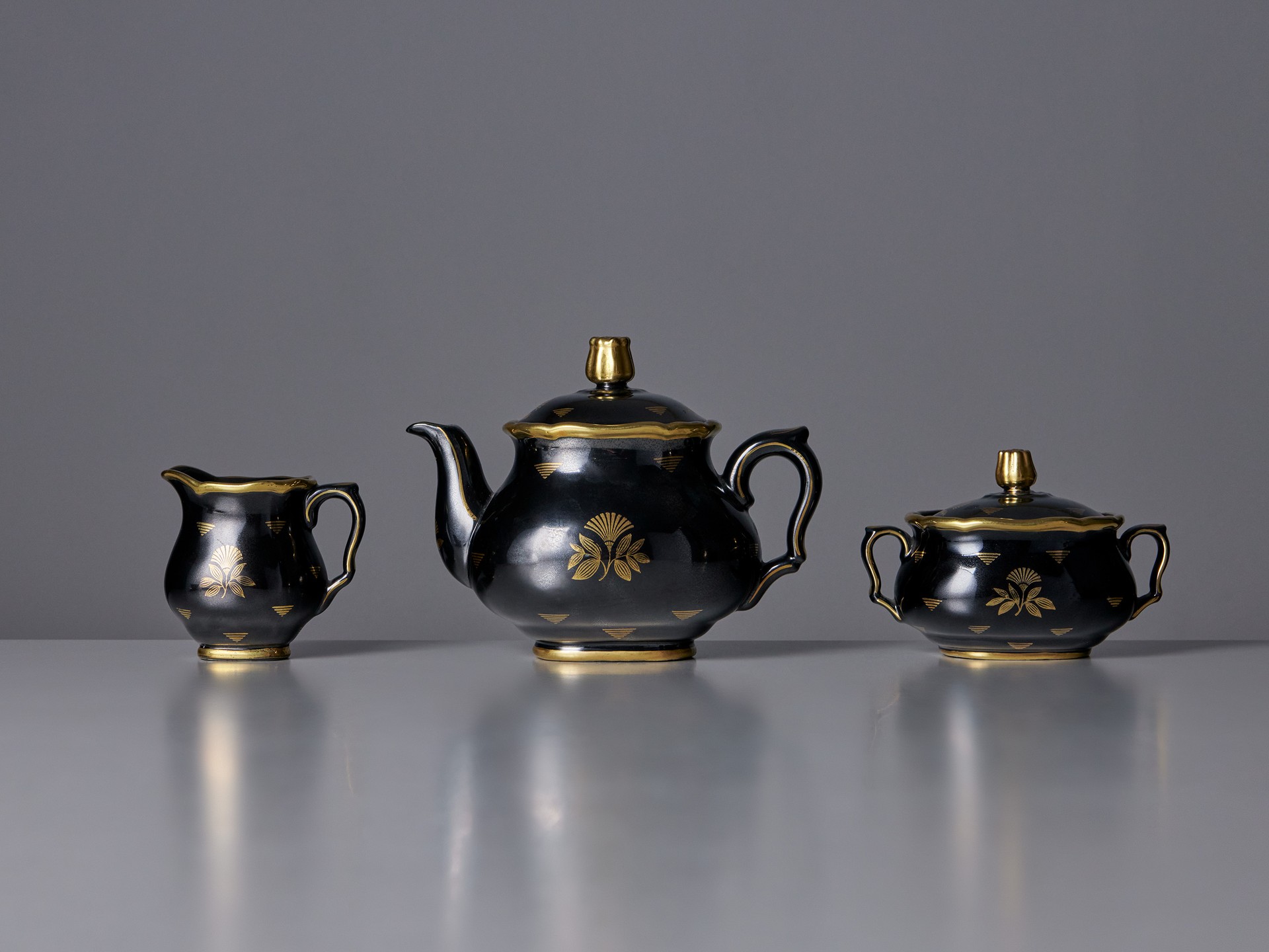 Tea Set image 2