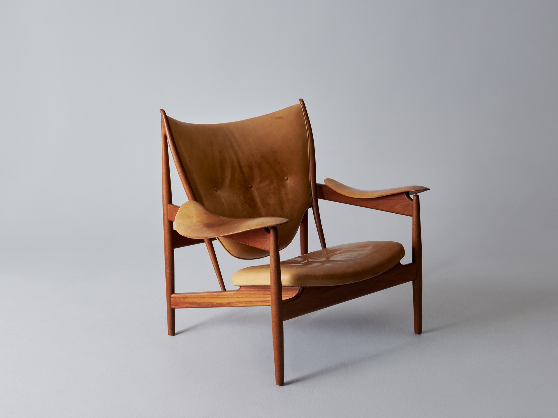 'Chieftain' Armchair image 3