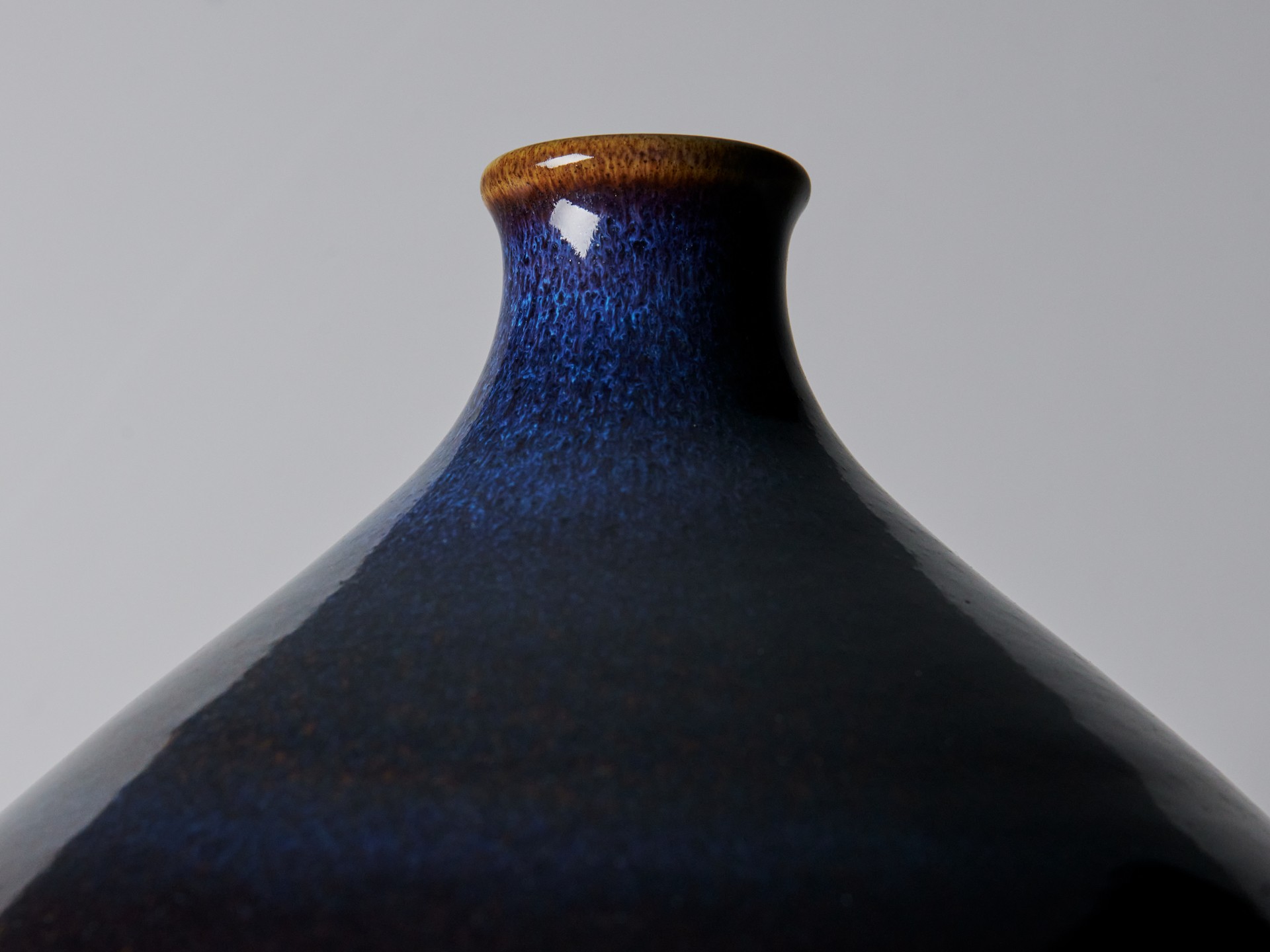 Vase image 4