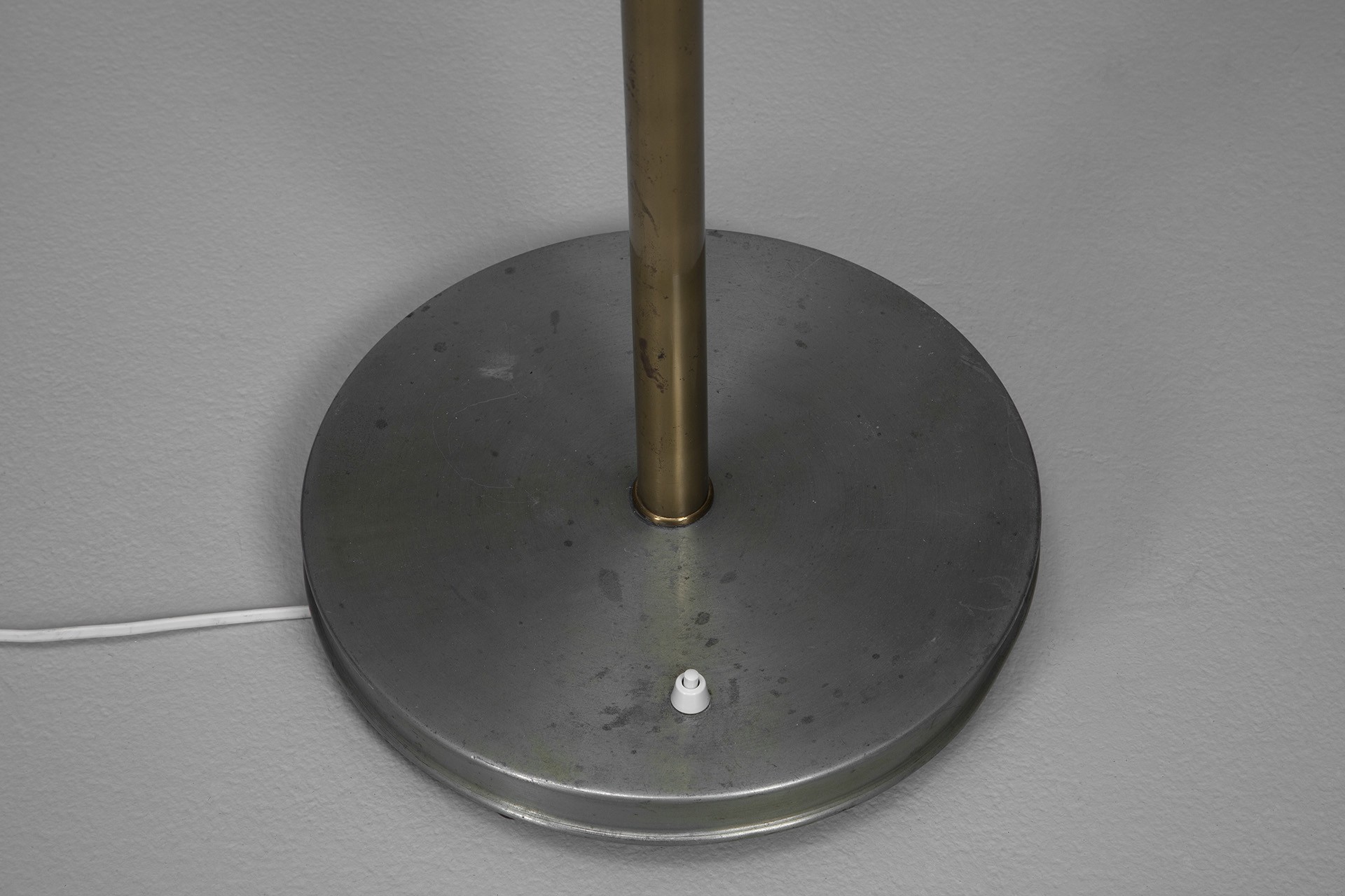 Extendable Floor Lamp image 5