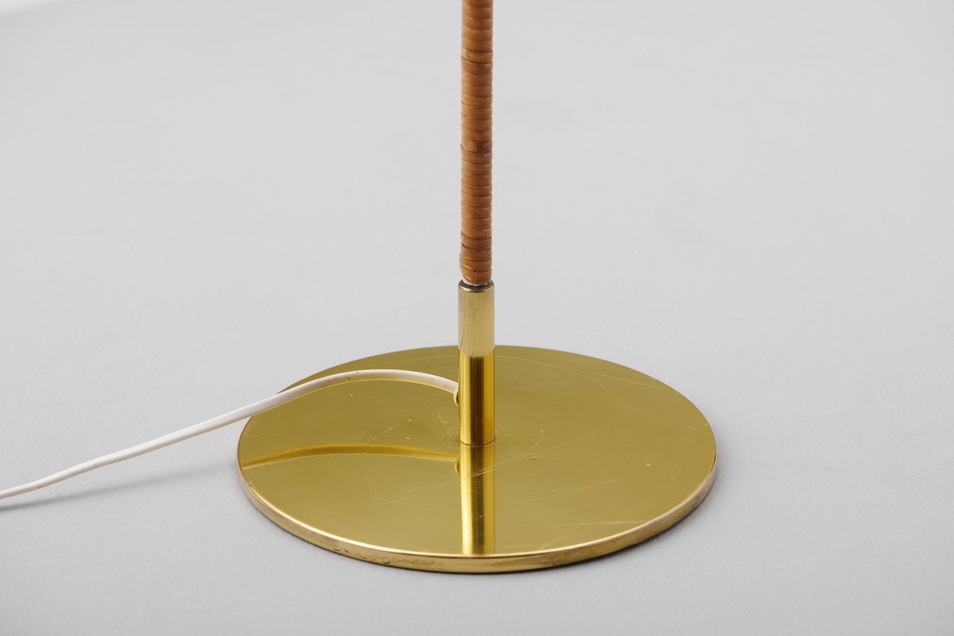 Pair of 'Chinese Hat' Floor Lamps, Model no. 9602 image 5