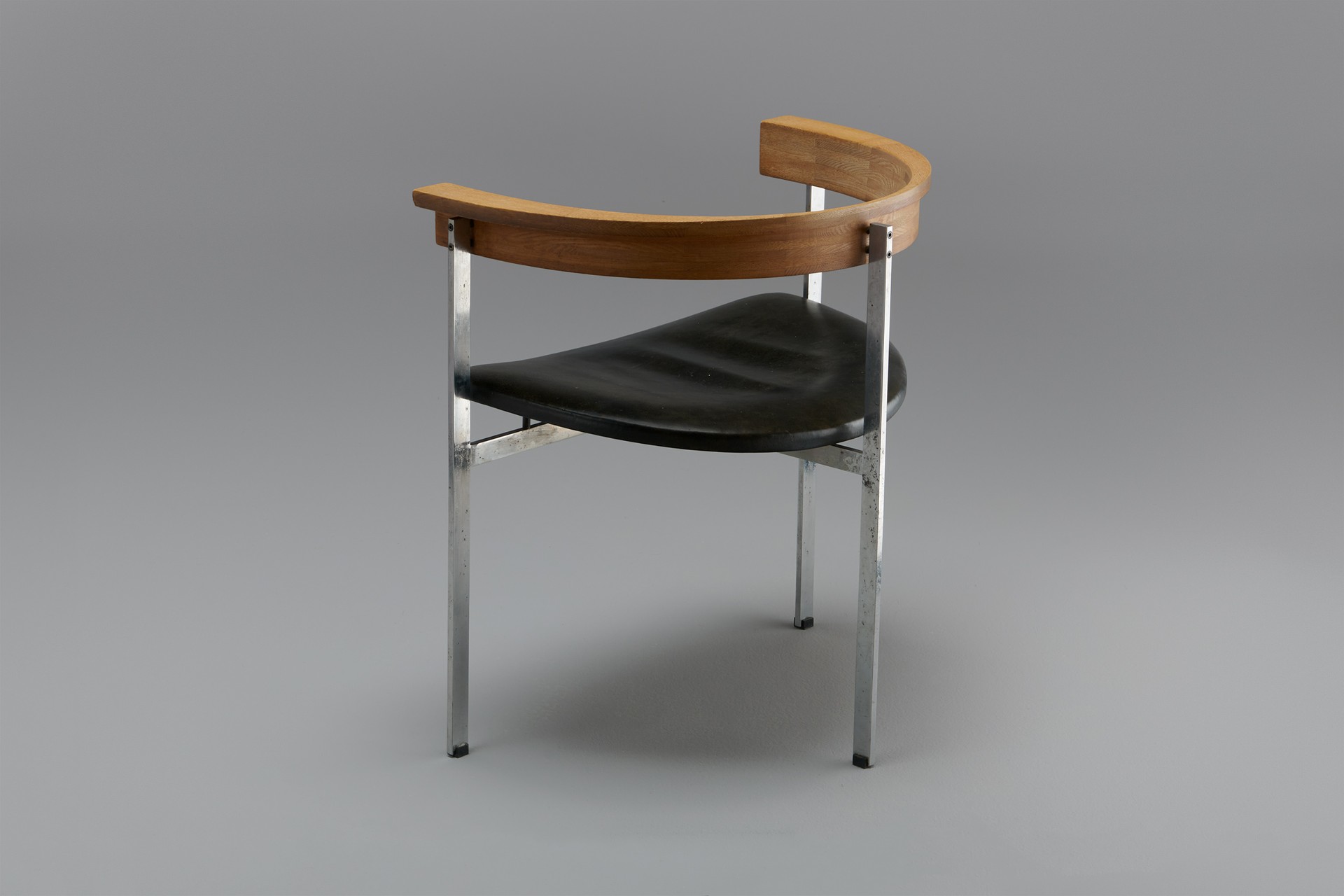 Chair Model no. PK11 image 3